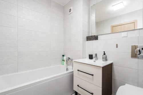 The Painter - Timpuri Noi 1BR with Parking, Bukarest (Foto 5)