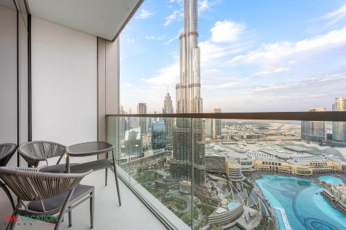 SML Vacation Homes - Sky High Apartments with Burj Khalifa and Dubai Fountain Views at Grande Signature Downtown Dubai - image 3