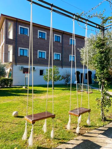 Apartments Aerodrom - image 12