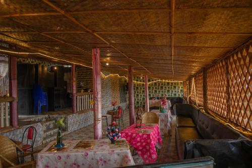 Pub/Área de Estar, Rock Nature Safaris Lodge in Fort Portal