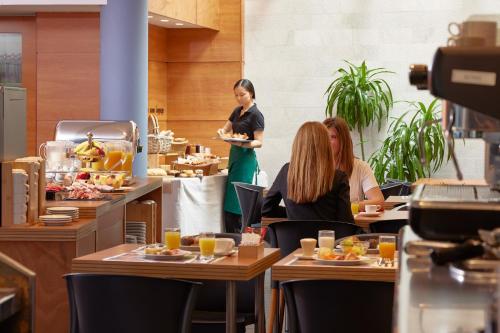 Barcelona Century Hotel - image 2