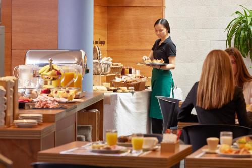 Barcelona Century Hotel - image 14