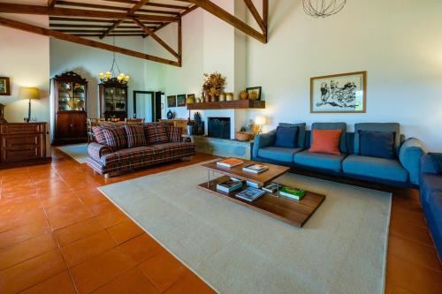 Sintra MCountryVillas-Stunning View, Garden&Pool in Morelinho