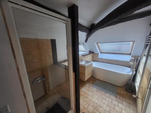 Les Oiseaux de Passage in Coulanges-la-Vineuse