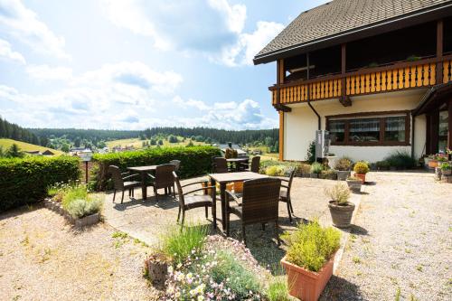 Erkély/terasz, Auerhahn Bed and Breakfast - Black Forest - Waldhotel in Eisenbach (Hochschwarzwald)