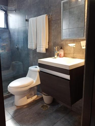 Deluxe Double Room with Balcony image 5