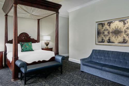 Grande King Room image 5