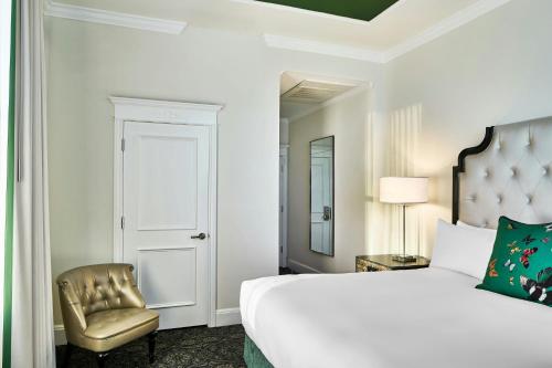 room detail thumbnail 1