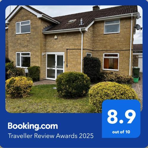 Premium Deal l Hill View Home l Last-Minute Offer l Cheltenham l AJ Properties l Perfect for Short or Long Stays l 4Beds 4Bedrooms