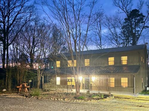 外部景觀, Huckleberry Hideaway in 明登