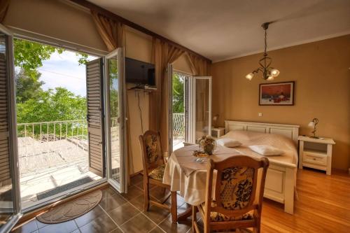 Appartement In Mlini Mit Garten Und Nah Am Strand