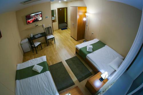 Hotel Globus - image 3