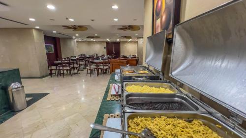Food and beverages, Eurobuilding Express El Tigre in El Tigre