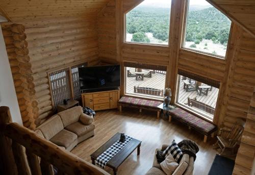 Blue Mountain Ranch 7 Bedrooms, Sleeps 20 in Ursine (NV)