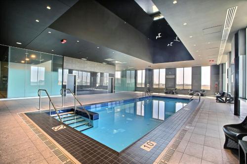 Úszómedence, Courtyard by Marriott Montreal Brossard in Brossard