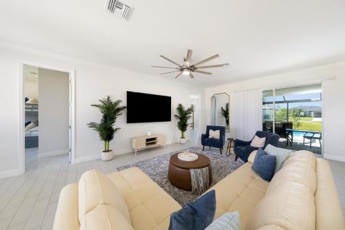 2 King Ensuite Bedrooms, Villa Great Coastal Getaway