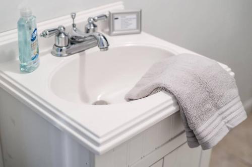 Anchors Away Cottage 5br 10-min Walk To Beach Anchors Away Cottage 5br 10-min Walk To Beach