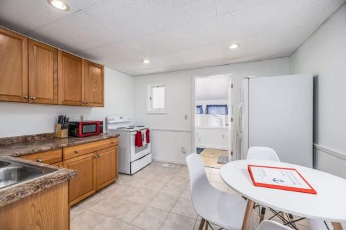 Anchors Away Cottage 5br 10-min Walk To Beach Anchors Away Cottage 5br 10-min Walk To Beach