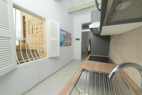 Stylish Valletta 1 bedooom Penthouse with Terrace in the centre with Views, Valletta (photo 6)
