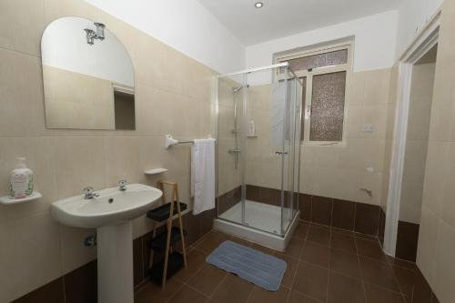 Stylish Valletta 2 Bedroom City Centre Apartment With Terrace And Views - La Valette