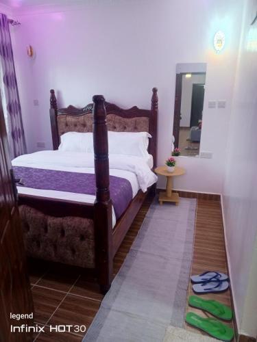 Jukins 2 bedroom home in נניוקי