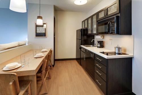 Sonesta Simply Suites Baltimore BWI Airport - image 8