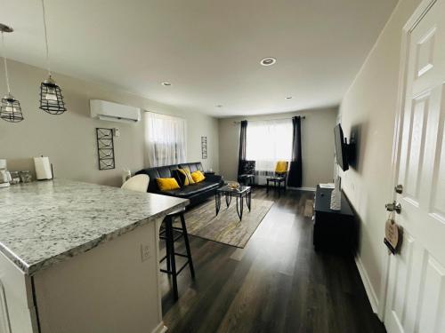 Reading-Stylish Apartment for Contemporary Comfort detail