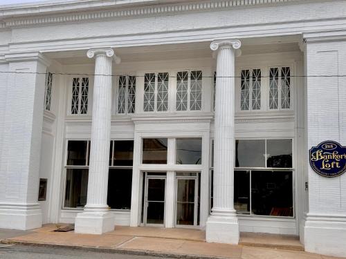 ทางเข้า, Banker's Loft in อีเดน (เอ็นซี)