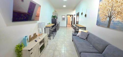 10 MIN FROM BEACH! 4 Queen Beds - Laguna Shores