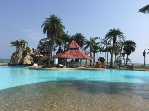 Rockgarden Beach Resort - 수영장