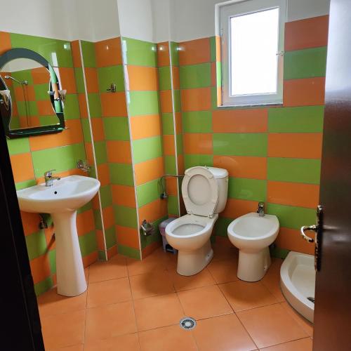 One-Bedroom Apartment image 6