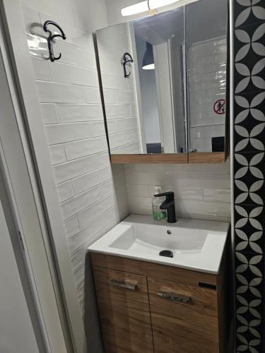 LYT Apartment-Two-bedroom near Acropolis - image 2