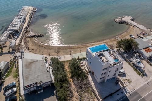 Villa Lara Beach Front Rooftop Pool & Stunning Views
