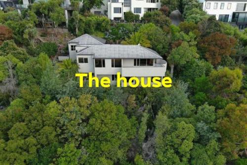 Homestay, Millions Dollar view, 9 kms to city center in Mount Pleasant