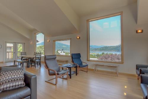 Hutson's Bridgeview - image 7