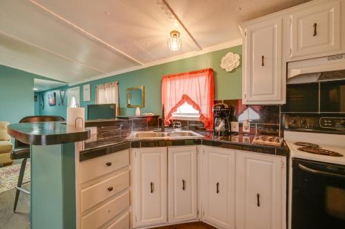 8 Mi to Dtwn Greenville Pet-Friendly Family Home! in Wilson Acres