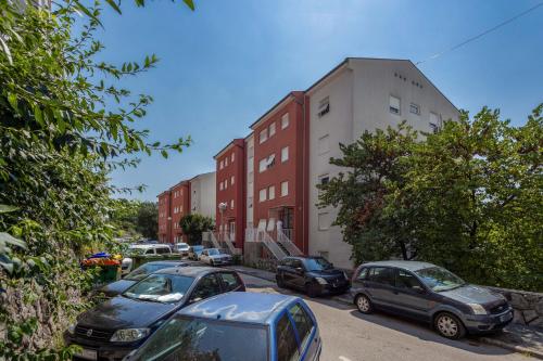 One-Bedroom Apartment image 1