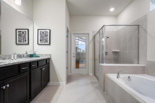 Family Room image 10