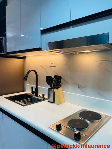 Shore 3 - 1BR Scandi-Industrial Condo Suite by The Bay, Manila (photo 8)