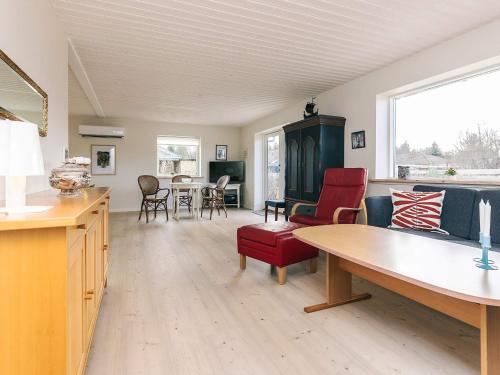 บริการและสิ่งอำนวยความสะดวก, 8 person holiday home in Jerup in ใจกลางเมืองเยรูป