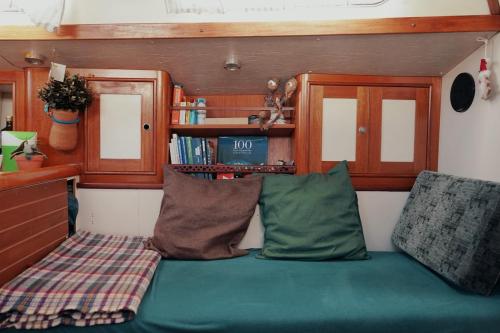 Cozy Lisbon Marina Sleepaboard - Sail Away, Lisbon (photo 5)