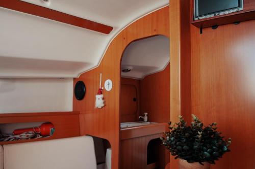 Surfbird Cozy Sailboat Escape, Lisbon (photo 11)