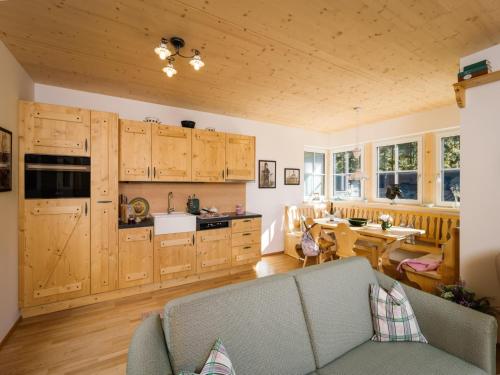 kuhinja, Apartment Ausseerland near Ski Slopes in Archkogl