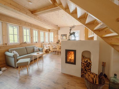 Chalet near Lake Grundlsee & Ski Lift