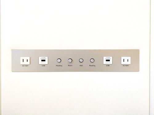 Standard Twin Room image 10