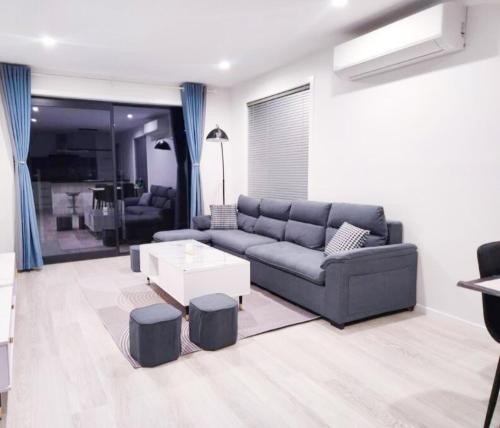 New Modern Townhouse Near Town& Beach in South Dunedin