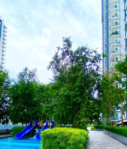 Savanna Executive Suites at Southville by D'KAY HOMES, Pool with Slide in Bangi