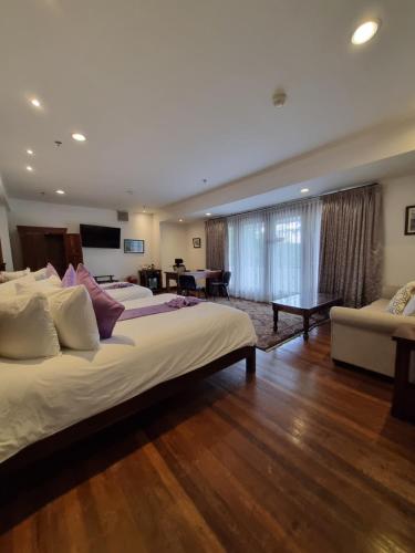 Log Cabin Hotel in Baguio