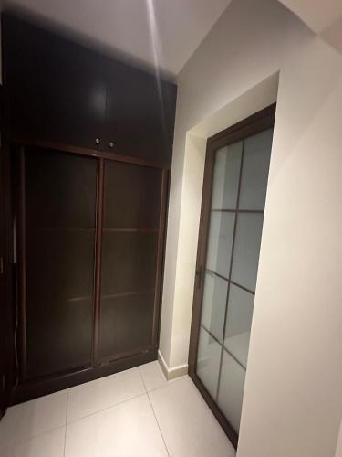 شقة بصالة أنيقة وغرفتين نوم - Elegant living room apartment with two bedrooms, Al ‘Azīzīyah (foto 8)
