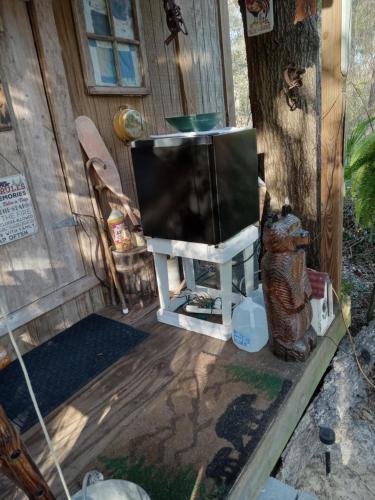 Sky acres aka the tin cottage in Chiefland (FL)